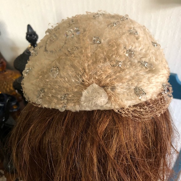 Vintage Winter White Embellished Fur Caplet Hat main image 8